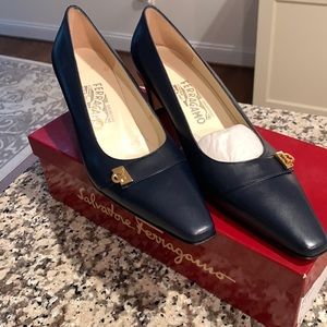 Salvatore Ferragamo 8 1/2 women’s Navy heels new , never worn